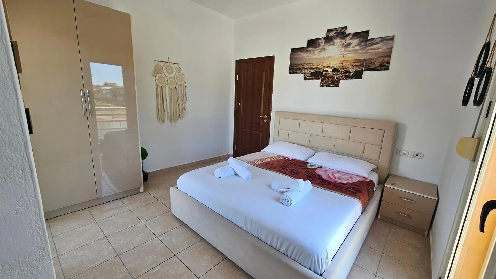 Daire Vacation Home Avlonya