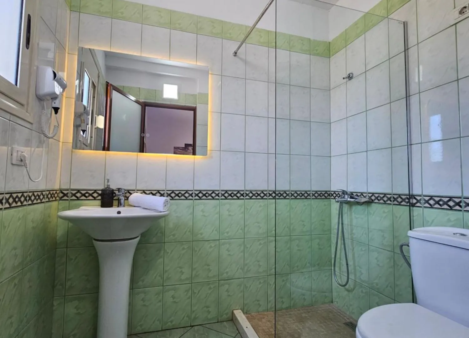 Daire Vacation Home Avlonya